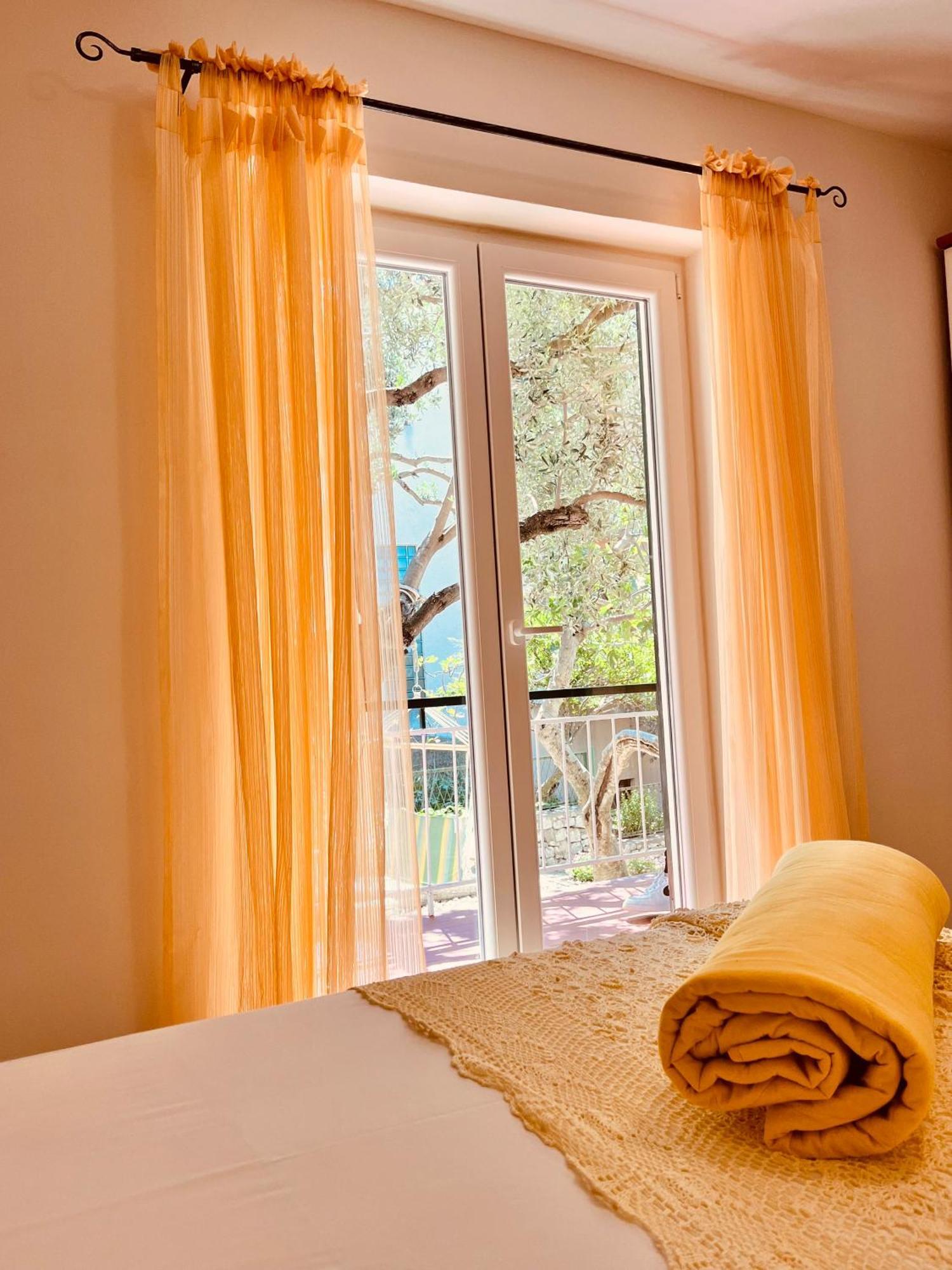 Danica Sunshine Apartment